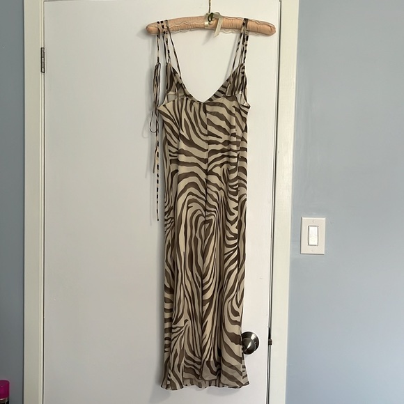 Beautiful Summer Dress, Banana Republic, Size 8, Tan, Brown Shades - Picture 5 of 6